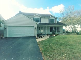 1815 Huntington Rd, St Charles, IL 60174