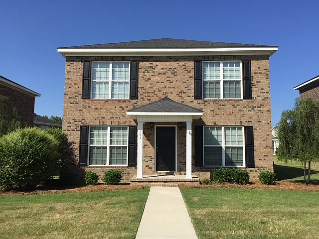 195 Herschel Dr — Photo 1