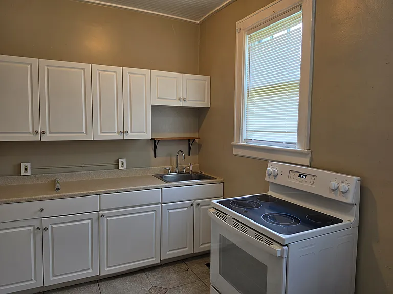 640 Day Ave SW #1 — Photo 6
