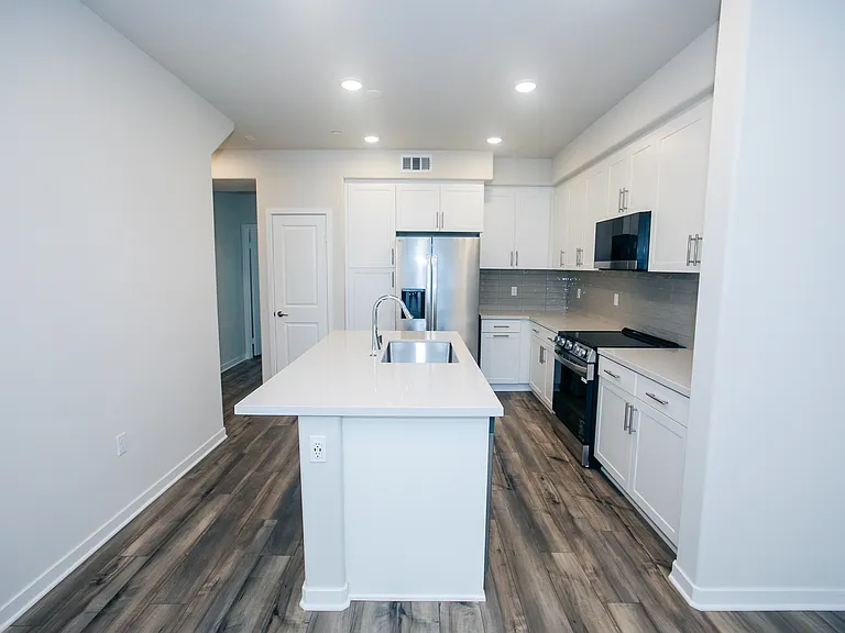 9538 Hannah Way — Photo 2