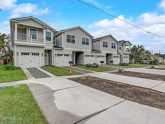 2nd image of 918 3RD Avenue S