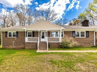 6165 Memorial Dr, Sandston, VA