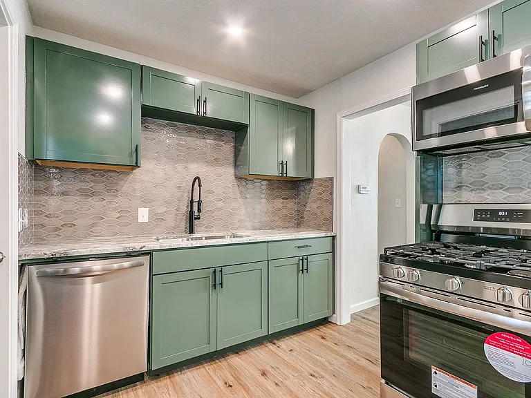 103 E Haddock St — Photo 10