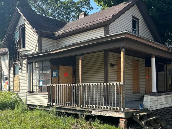 457 E 9th St, Erie, PA 16503
