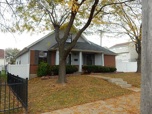 2nd image of 1408 Montrose Ave