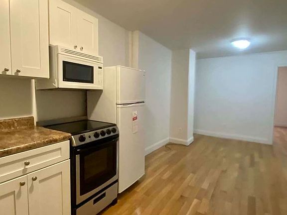 3rd image of 332 E 9th St #12