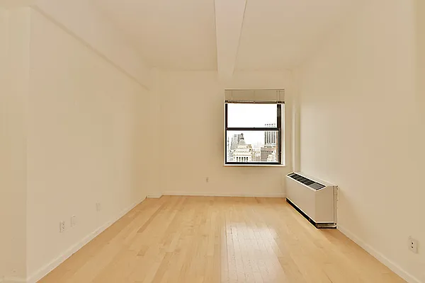 Sold by New York Residence | media 8