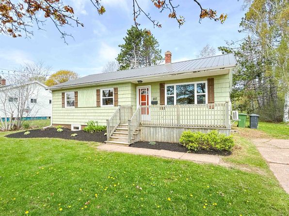 207 Belvedere Ave, Charlottetown, PE C1A 2Z2