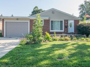 22010 Evergreen St, Saint Clair Shores, MI 48082