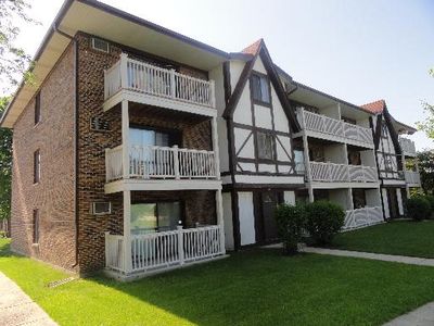 225 Gregory St APT 9, Aurora, IL, 60504