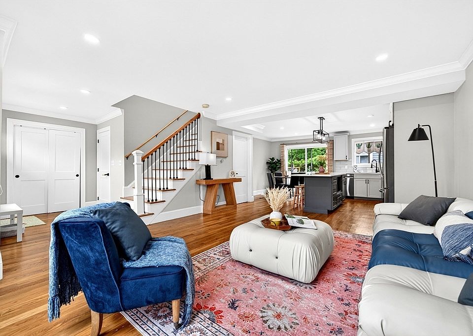 1st image of 55 Banks St #2