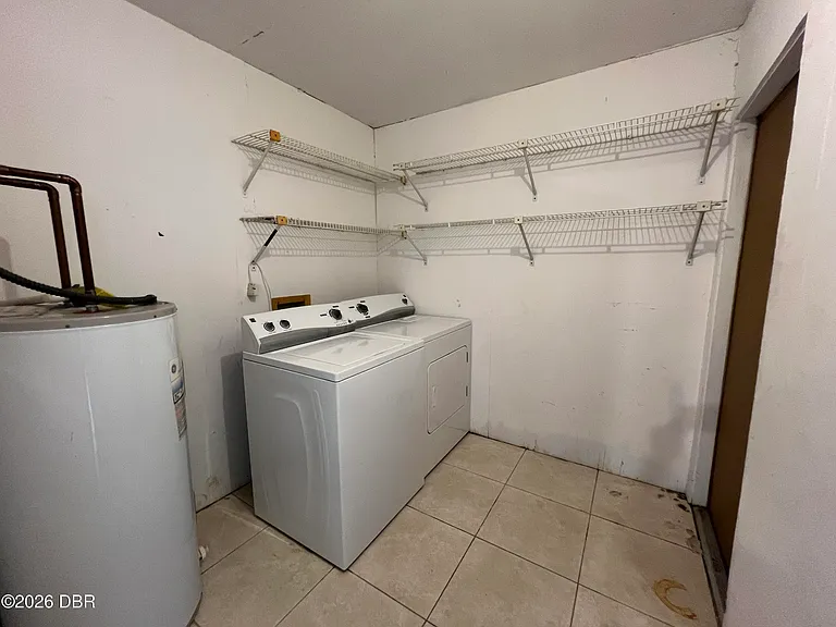 100 E Baywood Sq — Photo 9