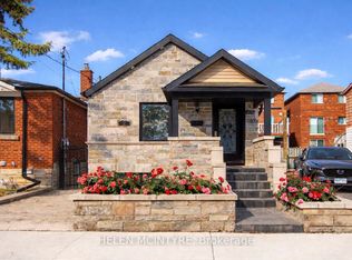 2 Birch Tree Cres, Toronto, ON M6M2K8