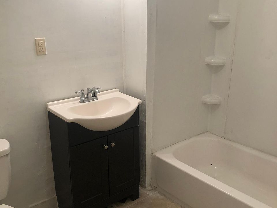 1st image of 1412 W 24th St