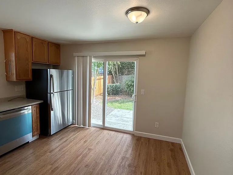 1363 Garmont Ct — Photo 6
