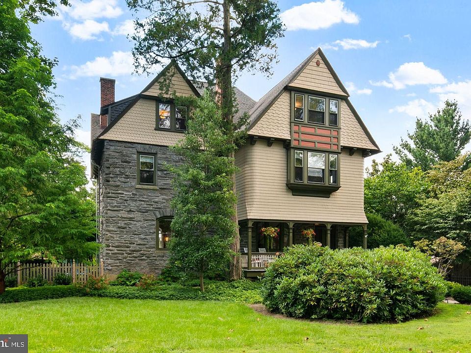 1st image of 8040 Saint Martins Ln