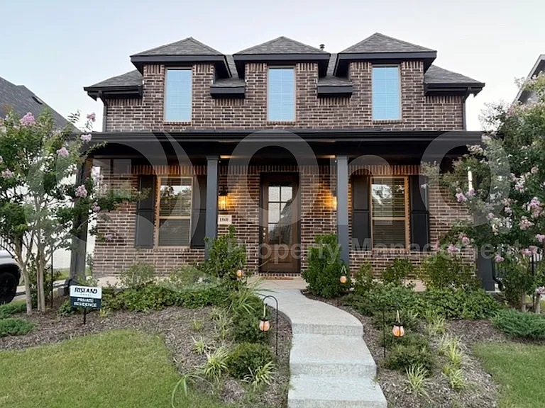1840 Rosedale Ave — Photo 2