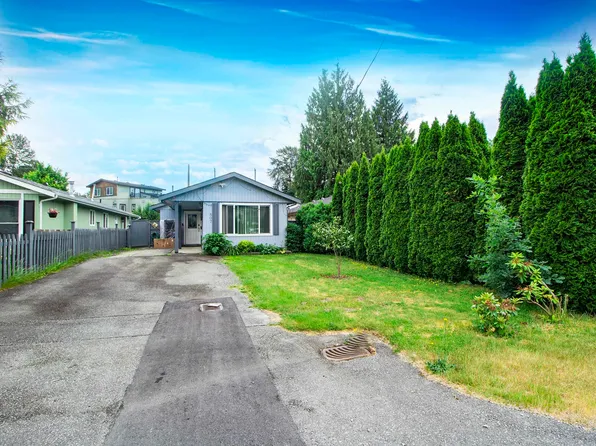 807 Greene St, Coquitlam, BC V3C 2B9
