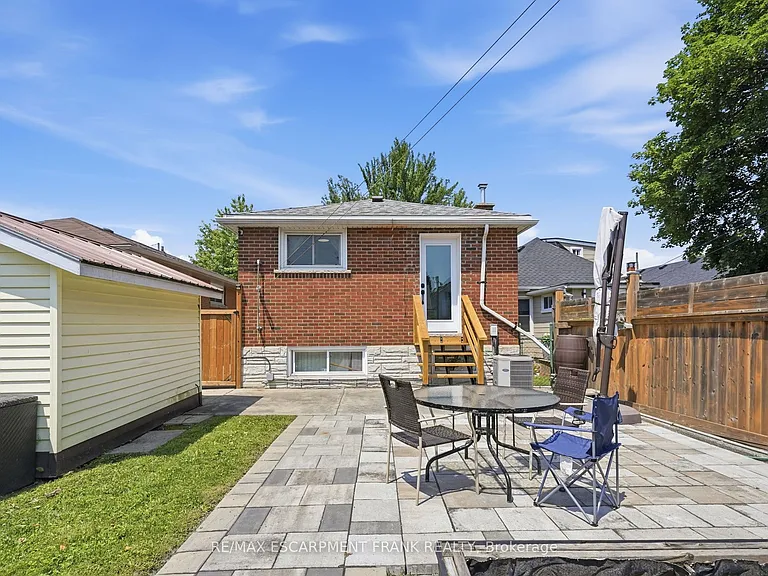 95 E 18th St #1 — Photo 36