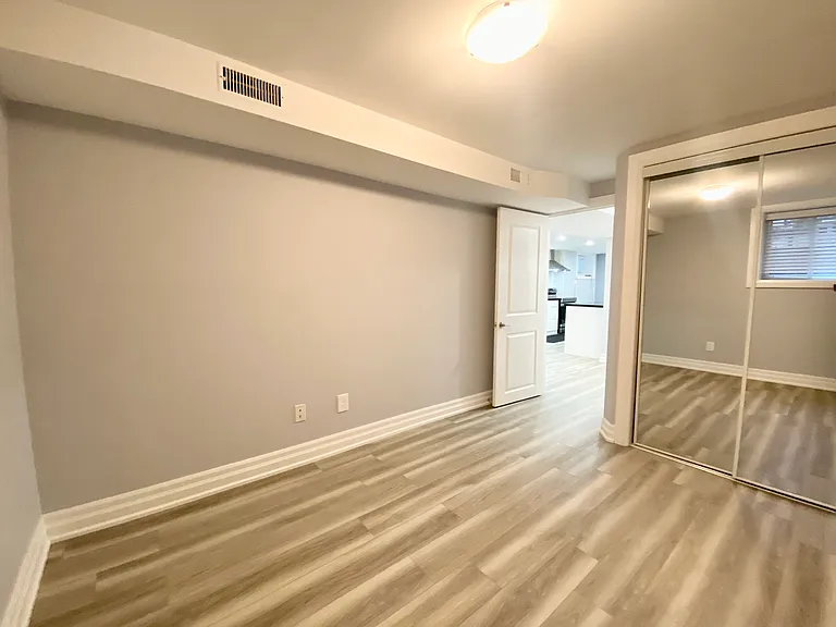 1001 Cosburn Ave #BASEMENT — Photo 16