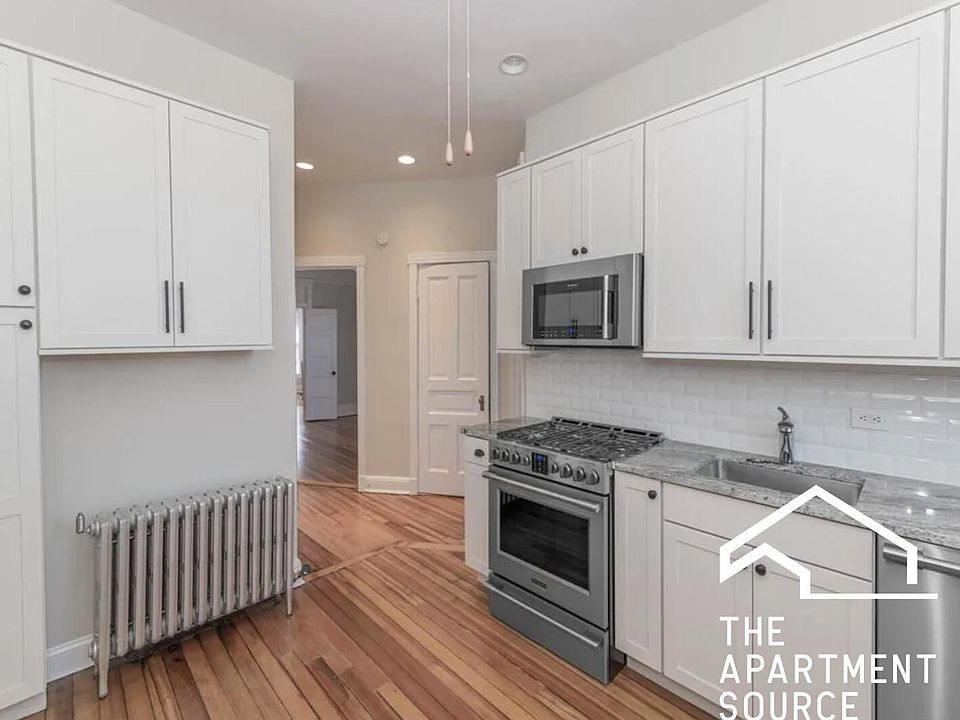 1st image of 334 W Dickens Ave #P9hjmk1sz