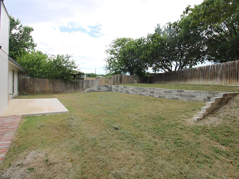 3807 Briarhaven St — Photo 17