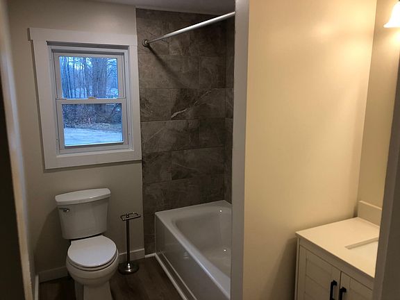 5th image of 1428 Van Buren St #1