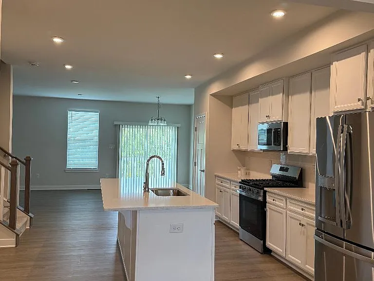 68 Rosemary Way — Photo 3