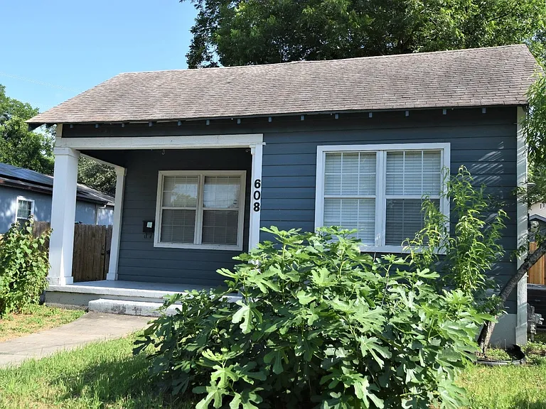 608 W Rosewood Ave — Photo 8
