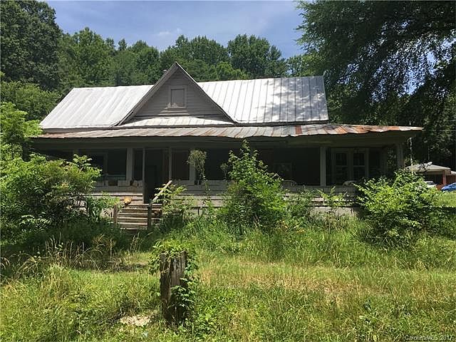 2nd image of 701 White Jenkins Rd