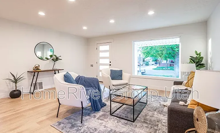 1626 E Downington Ave — Photo 9