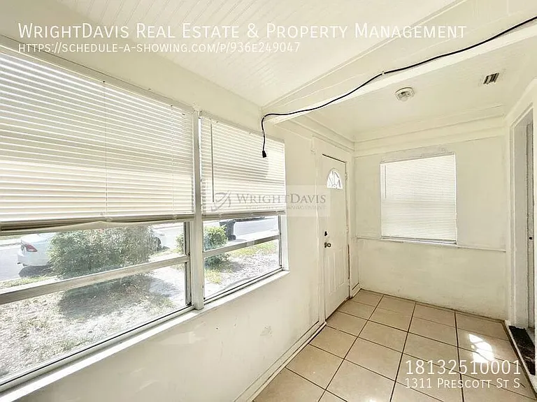 1311 Prescott St S — Photo 6