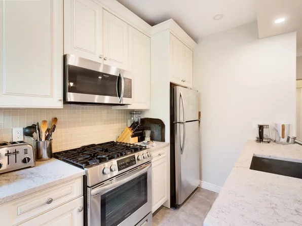 848 President Street image 1 of 5