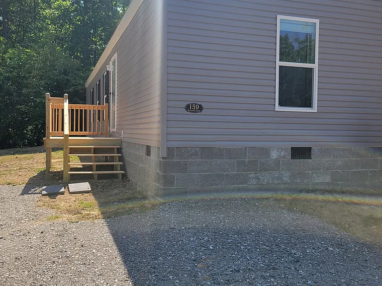 159 Everett St W — Photo 2