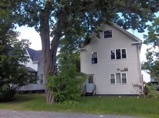 11 Rowell St, Madison, ME 04950