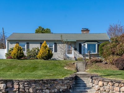 1205 Northampton St, Holyoke, MA, 01040