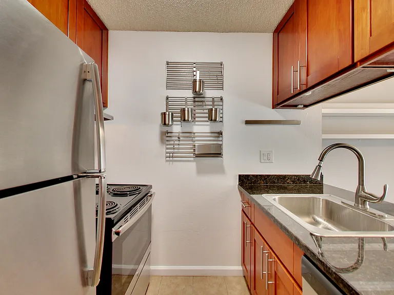 378 Van Buren - Renovated 2bed and 1bed units - Beautiful Building! — Photo 56