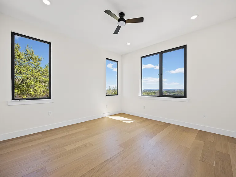 1020 Mountain Leather Dr — Photo 26