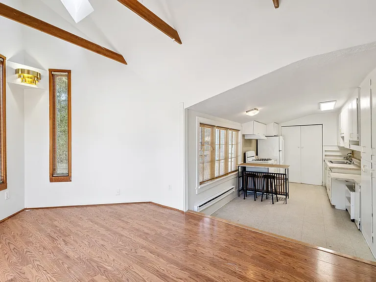 848 NE 92nd St — Photo 9