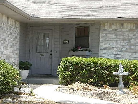 2nd image of 1942 Tiara Dr