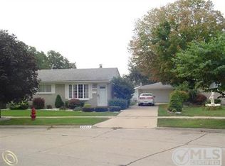 22917 W Maplelawn Ave, Taylor, MI 48180