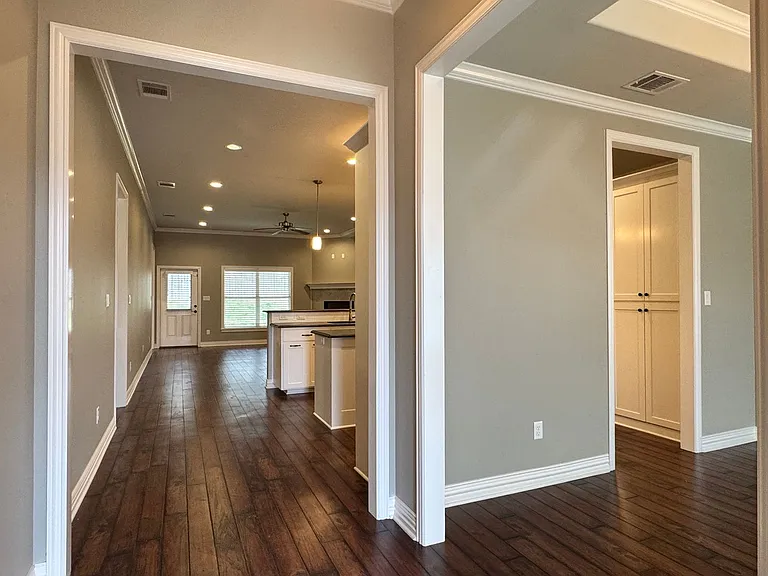 3421 Cottage Ct — Photo 2