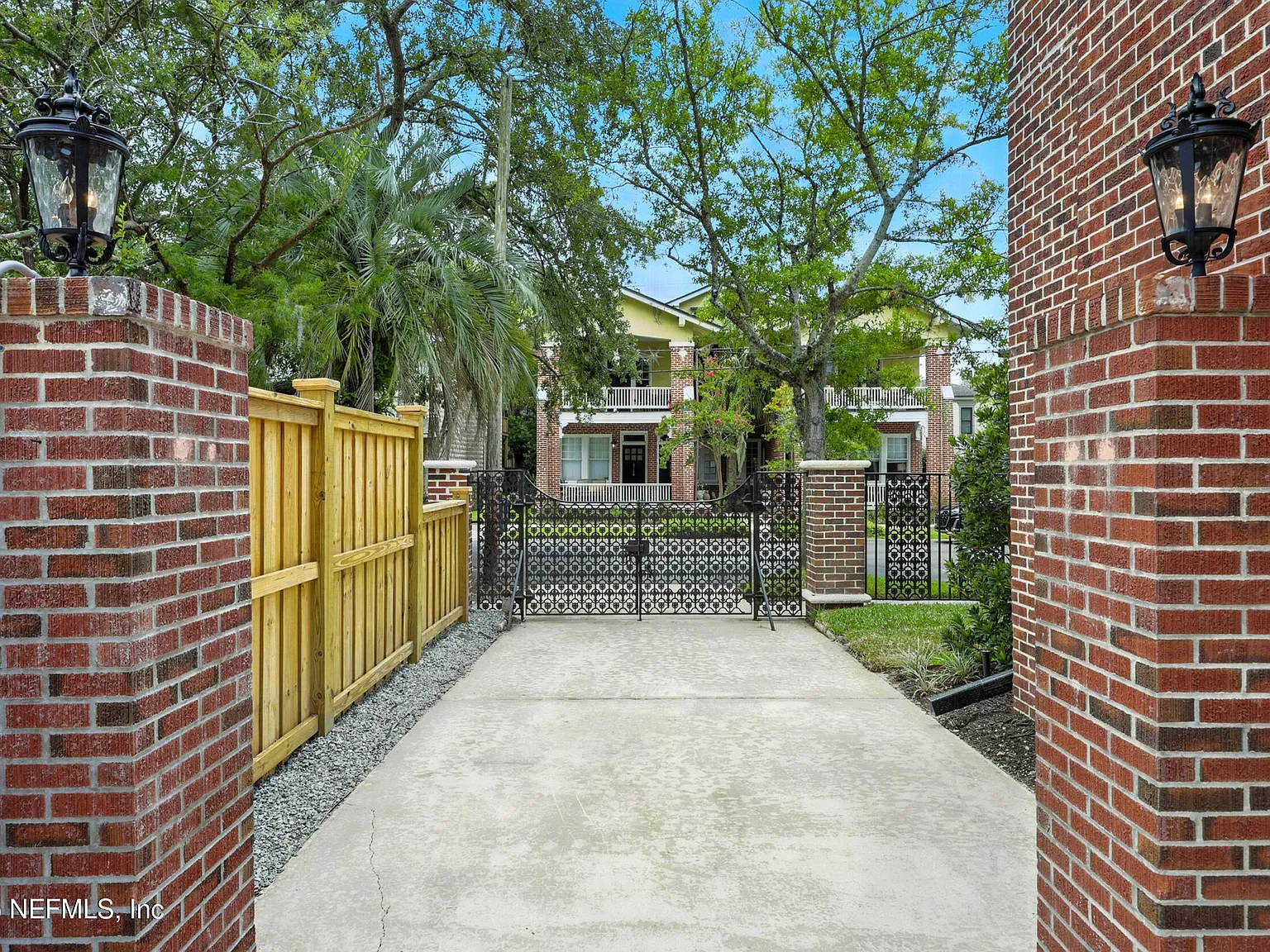 3 bed, 2.5 bath, 3232 sqft, $5,500 — Photo 3