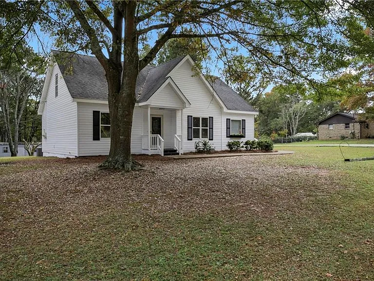 1312 Lake Paradise Rd — Photo 3