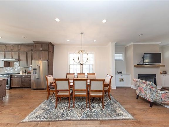 4th image of 7017 Richwood Cir