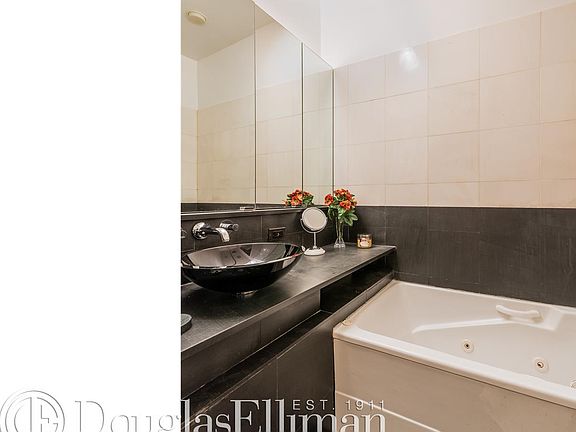 5th image of 533 E 13th St