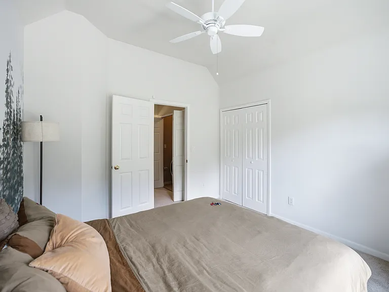 5008 Highland Oaks Ct SE — Photo 10