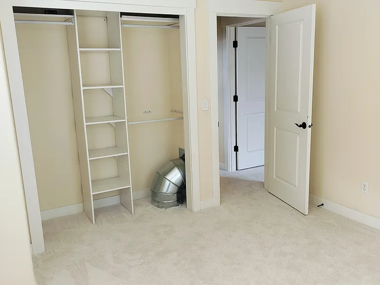 N Pointe Cir — Photo 9