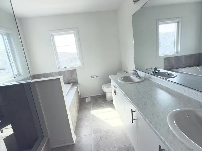 165 Wilmot Rd — Photo 20