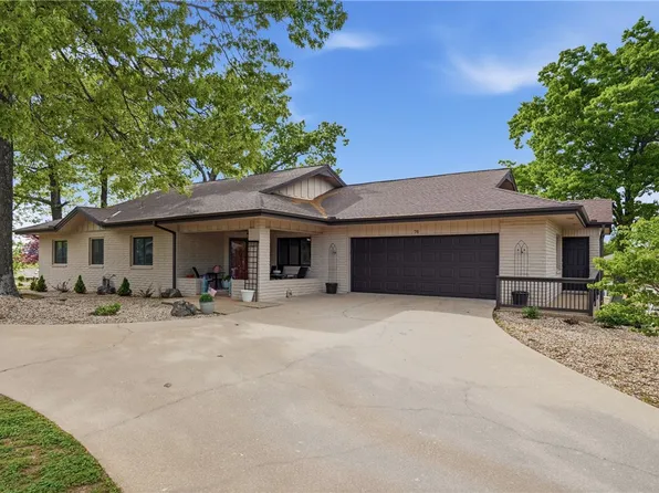 76 Sherlock Dr, Bella Vista, AR 72715